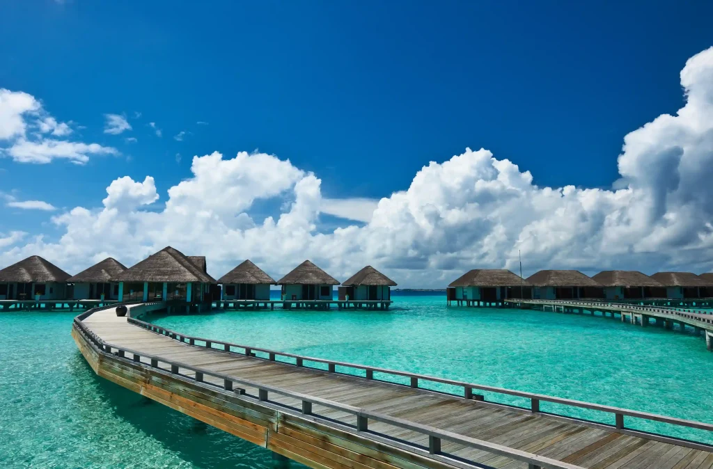 Image – Maldives travel experience with beach bungalow stays for US travellers