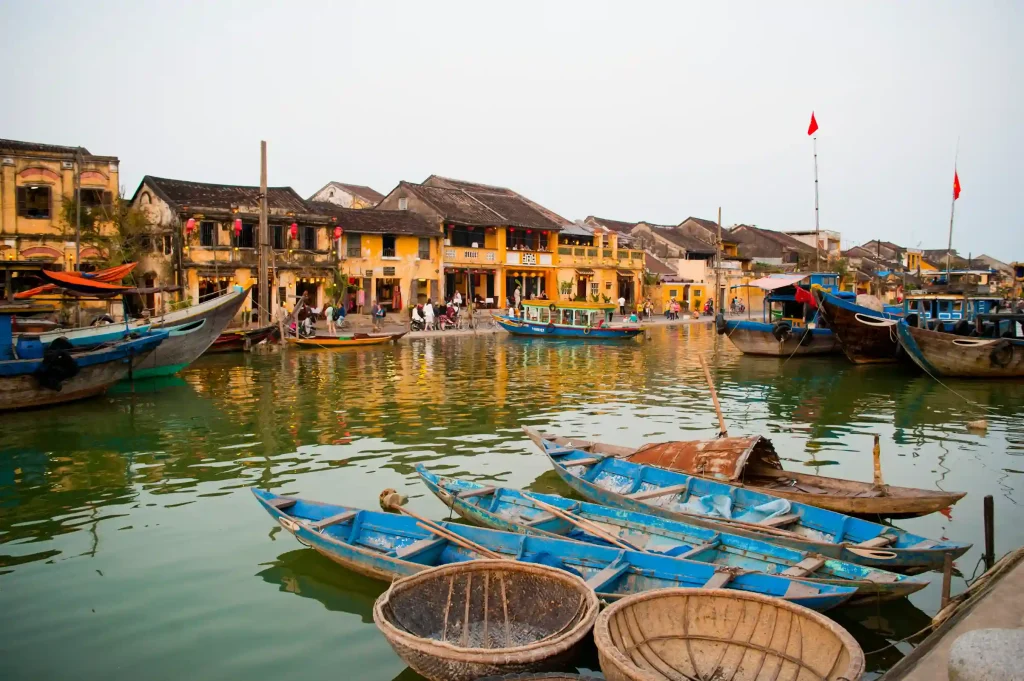Image – Vietnam travel experience with Hoi An harbour boat tours for US travellers