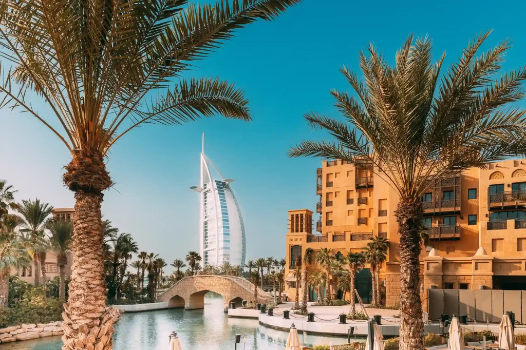 Image – Dubai travel experience with Madinat Jumeirah resort tours for US travellers